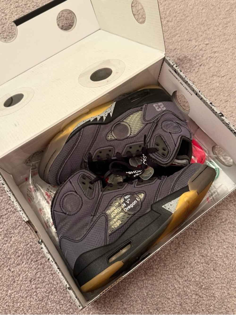 Jordan 5 retro x Off White
size US men’s 5 (women’s 6.5)